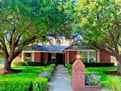 232 Crescent Drive, Hewitt TX 76643 - Photo 2