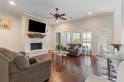 329 Edinburgh Lane, Waco TX 76712 - Photo 3