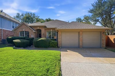 2902 Glen Hollow Court, McKinney TX 75072 - Photo 2