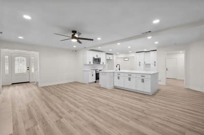 3812 Yachtclub Drive, Arlington TX 76016 - Photo 2