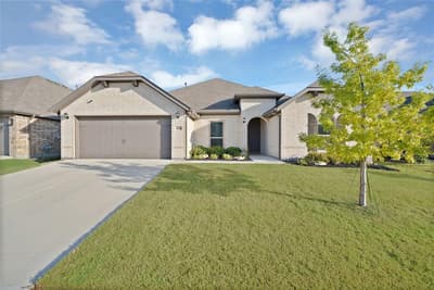 1066 Fleetwood Drive, Justin TX 76247