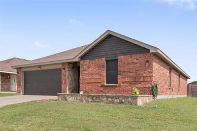 317 Quail Crossing Drive, Sanger TX 76266