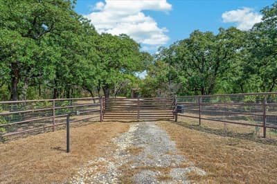 427 Cooks Lane, Fort Worth TX 76120 - Photo 5