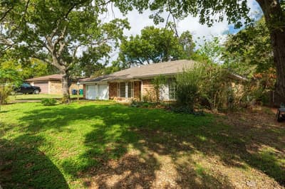 4917 Emerald Lake Drive, Fort Worth TX 76103 - Photo 4