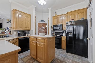 609 South Drive, Springtown TX 76082 - Photo 3