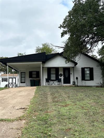 109 E Leon Street, Gatesville TX 76528 - Photo 3