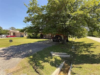 300 Linda Street, Roanoke TX 76262