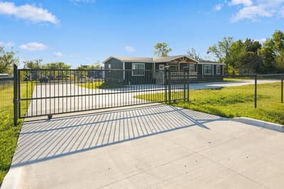 18061 Cindys Lane, Justin TX 76247 - Photo 2