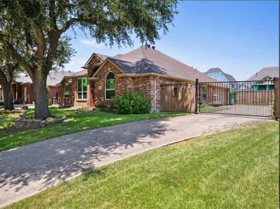 8301 Martha Lane, Rowlett TX 75088 - Photo 3