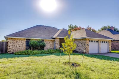6015 Kenilworth Drive, Arlington TX 76001 - Photo 3