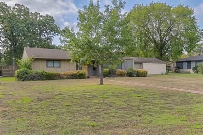 1405 Oaklawn Drive, Corsicana TX 75110 - Photo 2