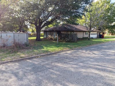 1602 Idlewood Drive, Sherman TX 75092 - Photo 5