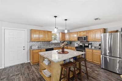 609 W Kilpatrick Avenue, Cleburne TX 76033 - Photo 5