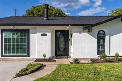 310 Glendale Drive, Grand Prairie TX 75052 - Photo 4