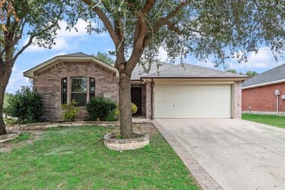 2833 Drycreek Lane, Dallas TX 75237 - Photo 2