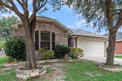 2833 Drycreek Lane, Dallas TX 75237 - Photo 4