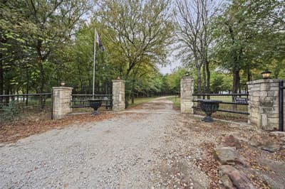 464 Oak Hill Road, Valley View TX 76272 - Photo 2