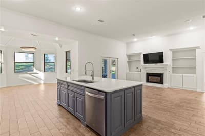 409 Oak Creek Drive, Tool TX 75143