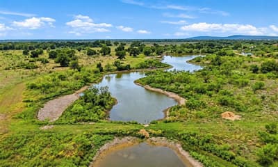 221 S Kinder Lane, Jacksboro TX 76458 - Photo 2