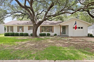 1211 Greenbriar Lane, Cleburne TX 76033