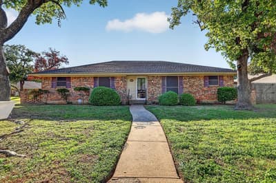 1818 Lakemont Court, Arlington TX 76013