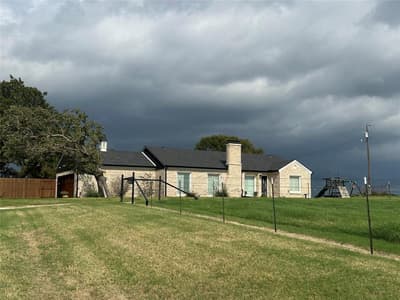 2409 Highway 81 N, Bowie TX 76230 - Photo 2