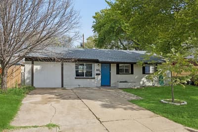 812 W Barron Avenue, Everman TX 76140 - Photo 2