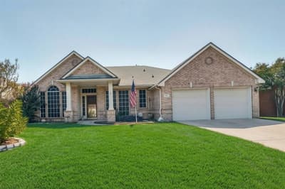 12 Laura Elizabeth Court, Mansfield TX 76063