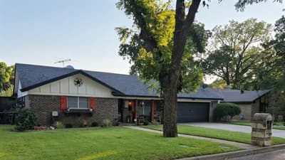 1129 Henson, Hurst TX 76053