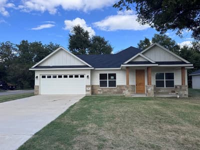 207 S Washington Street, Cleburne TX 76031