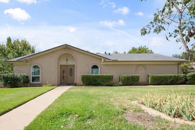 2017 Hurstview Drive, Hurst TX 76054