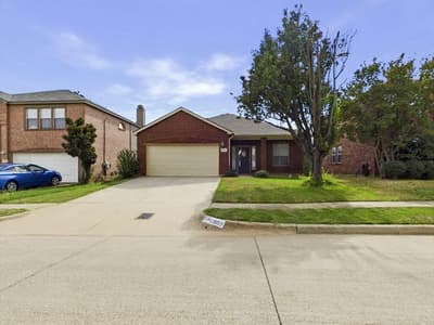 12652 Oakwood Circle, Fort Worth TX 76040 - Photo 2