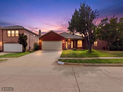 12652 Oakwood Circle, Fort Worth TX 76040