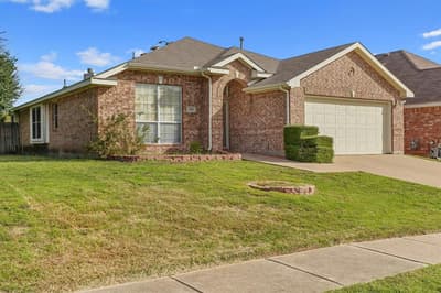 1101 Bellcrest Drive, Arlington TX 76002 - Photo 3