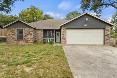1105 Lakeview Drive, Azle TX 76020 - Photo 2