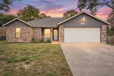 1105 Lakeview Drive, Azle TX 76020