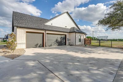 138 Bittersweet Trail, Weatherford TX 76088 - Photo 4