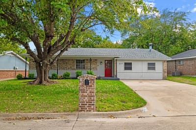 829 Quail Terrace, Mansfield TX 76063 - Photo 2