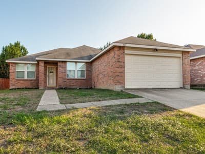 2043 Cap Rock Lane, Grand Prairie TX 75052
