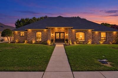 9904 Wandering Way Street, Benbrook TX 76126