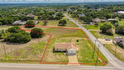 901 W Apache Trail, Granbury TX 76048