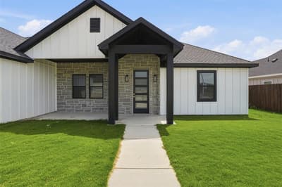 544 Highview Court, Godley TX 76044 - Photo 4