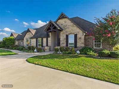 1201 E Iberian Court, Granbury TX 76048
