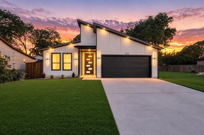 2319 Moffatt Avenue, Dallas TX 75216