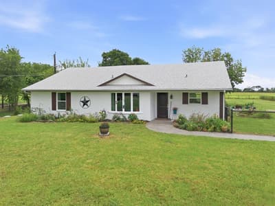 698 Hackberry Road, Van Alstyne TX 75495