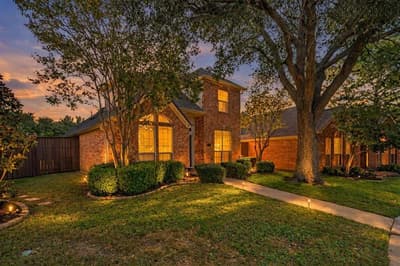 305 Moss Hill Road, Irving TX 75063