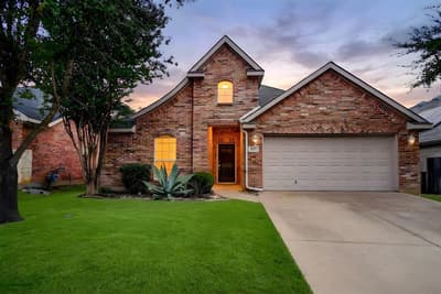 637 Brooks Street, Crowley TX 76036
