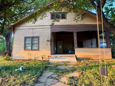 207 W Paine Avenue, Comanche TX 76442