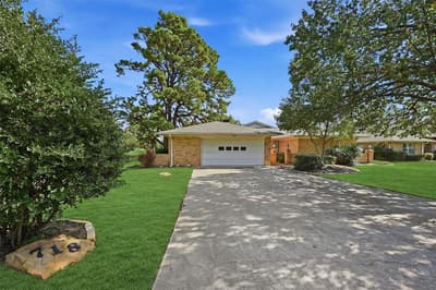 718 Kiowa Drive W, Lake Kiowa TX 76240 - Photo 2