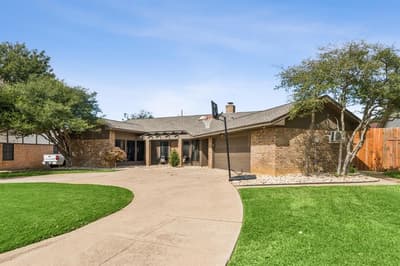 1905 Reverchon Drive, Arlington TX 76017